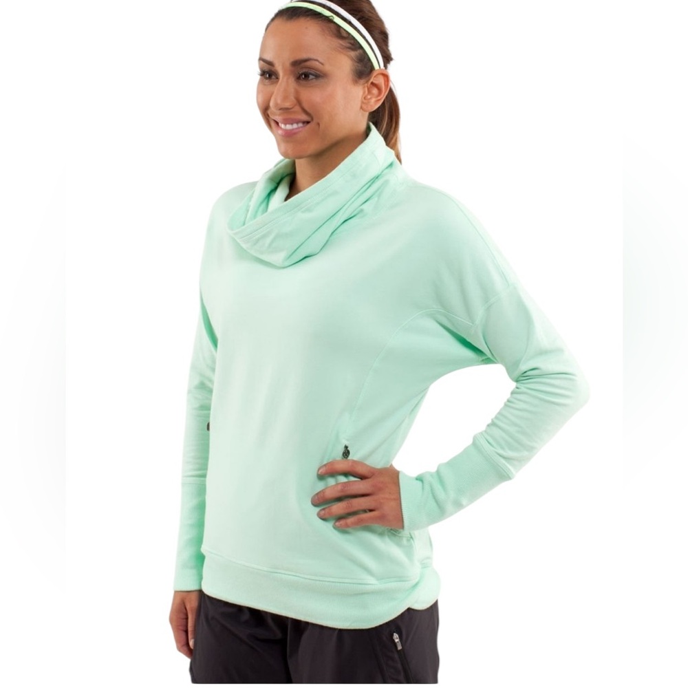 Lululemon Rest Day pull over mint long sleeve post workout yoga casual top size6